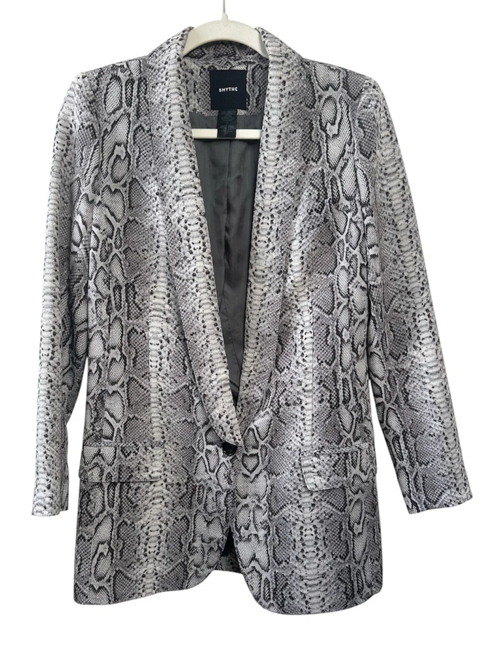 Smythe Long Shawl Blazer in Grey Snake Print Size 4 Gently Used
